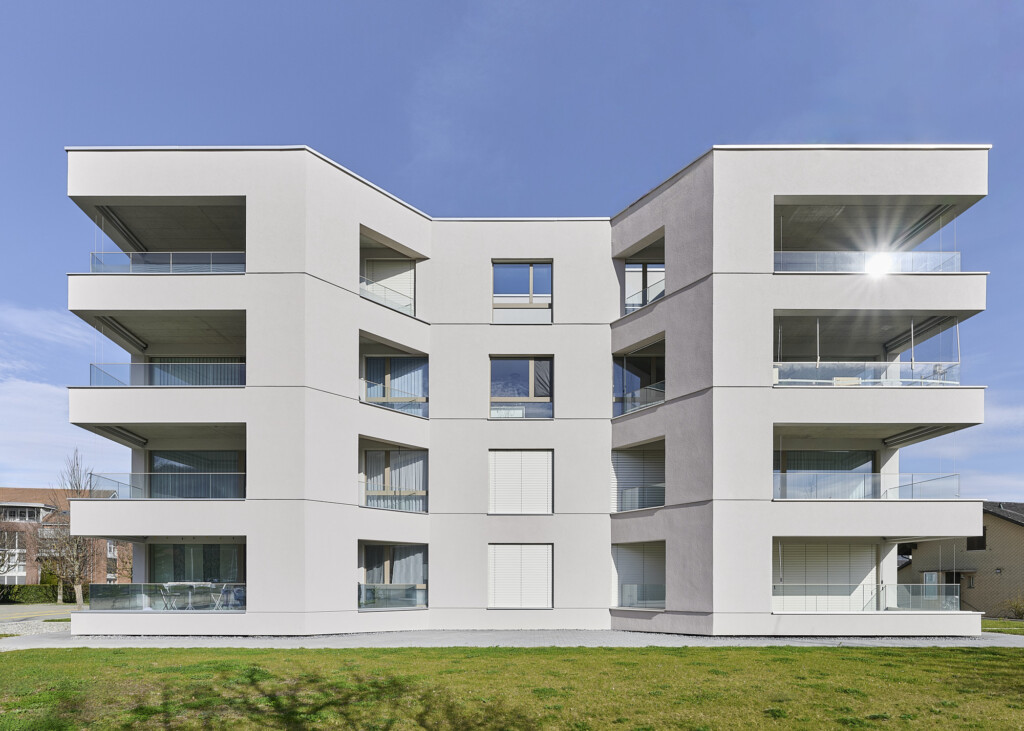 Neubau Mehrfamilienhaus Mühlefeld Oensingen, Gartenseite mit gestaffelten Loggien