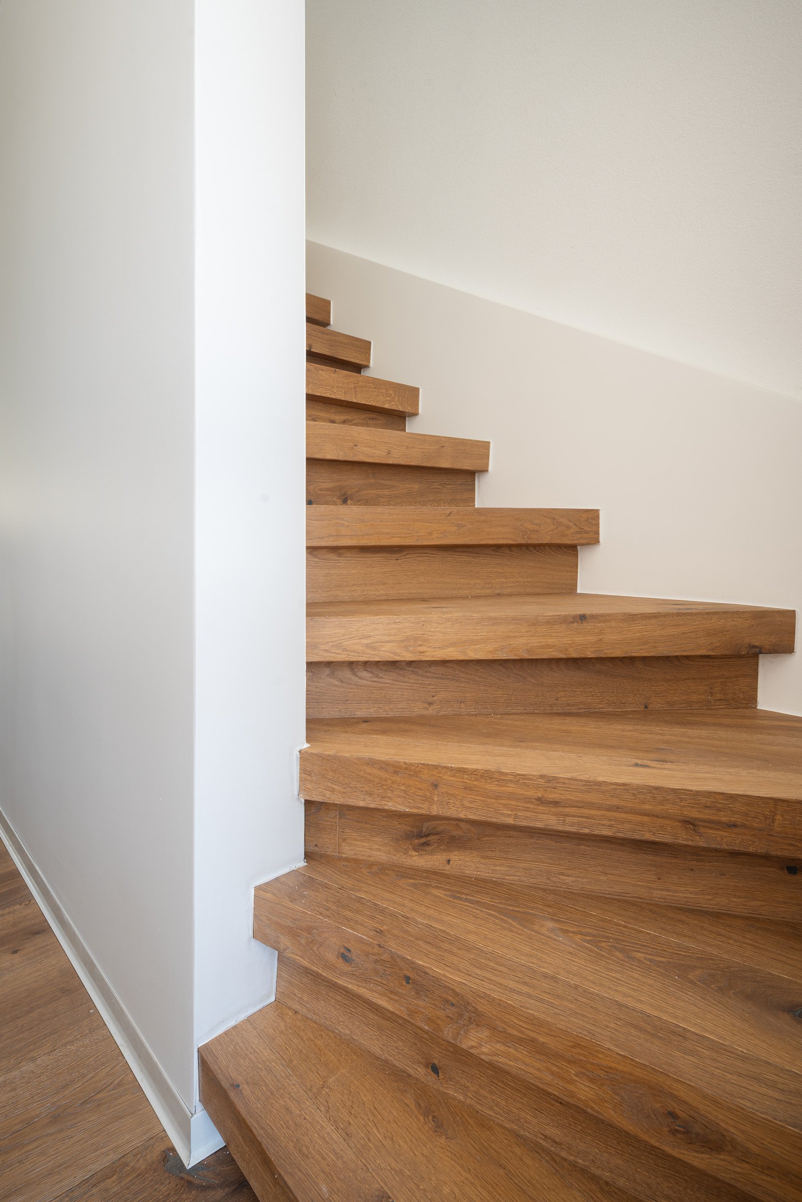 Umbau Einfamilienhaus Oberwil, Holztreppe